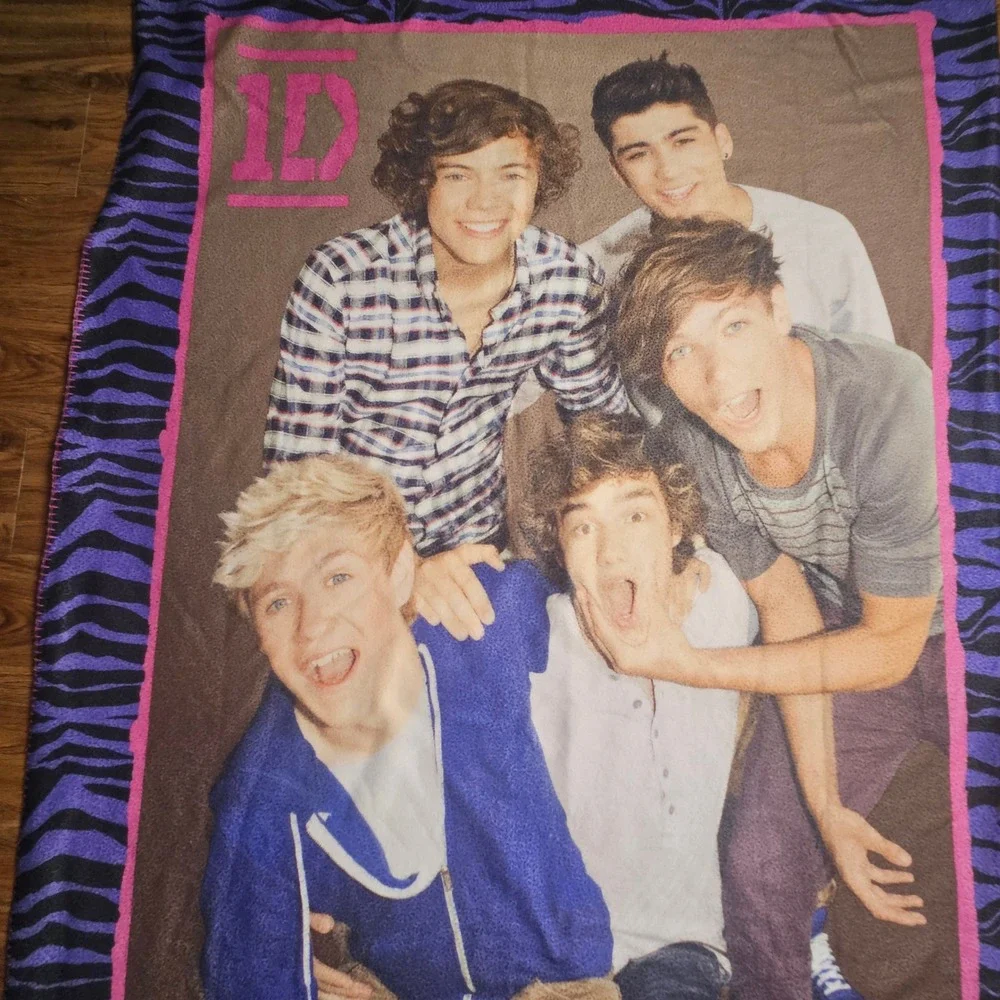 One Direction 2012 Fleece Throw Blanket Purple Zebra Print 1D Global 45x60